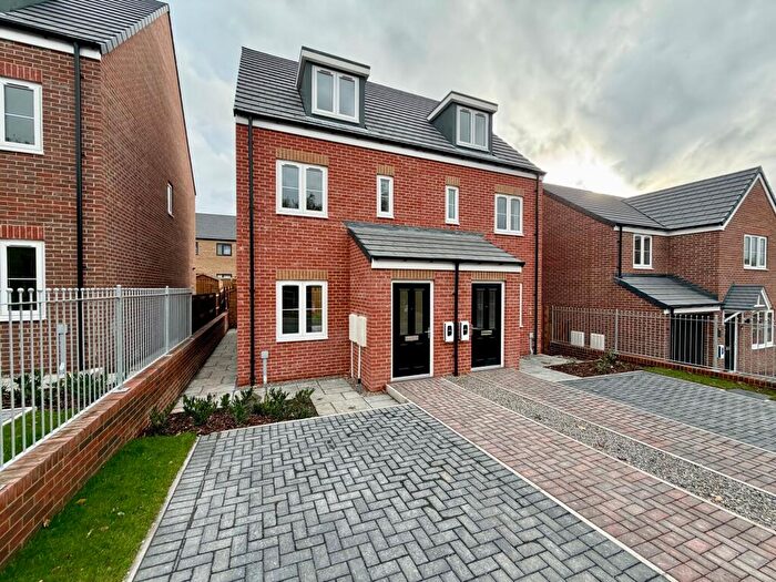 3 Bedroom Semi-Detached House To Rent In Elm Rise, Birtley, DH3