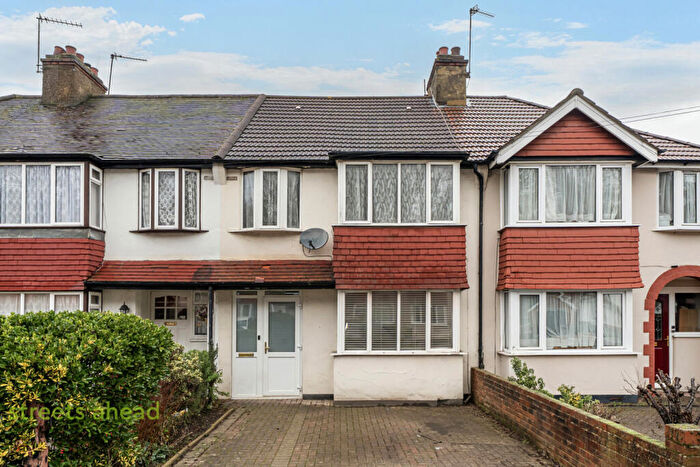 3 Bedroom Terraced House For Sale In Glenn Avenue, Purley, CR8