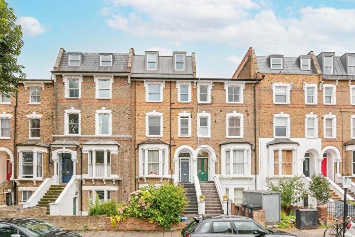 1 Bedroom Flat For Sale In Amhurst Road, London, N16