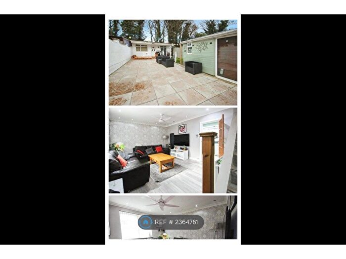 3 Bedroom Semi-Detached House To Rent In Northern Road, Slough, SL2