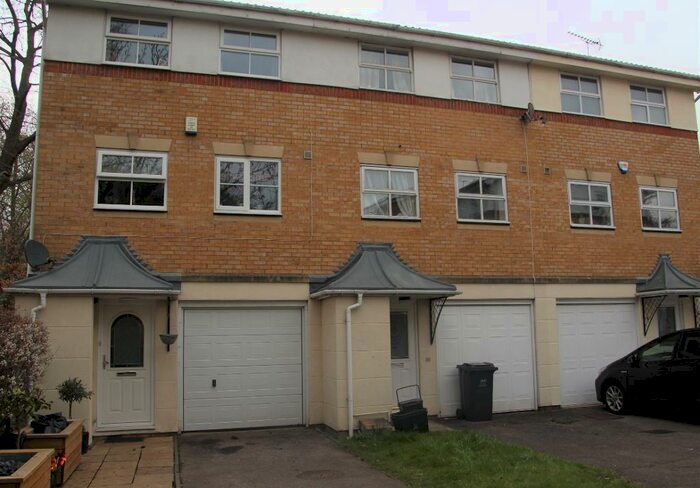 3 Bedroom Terraced House To Rent In Helegan Close, Orpington, Kent, BR6