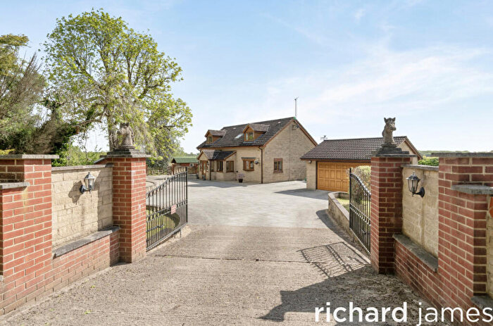 4 Bedroom Detached House For Sale In Hook, SN4