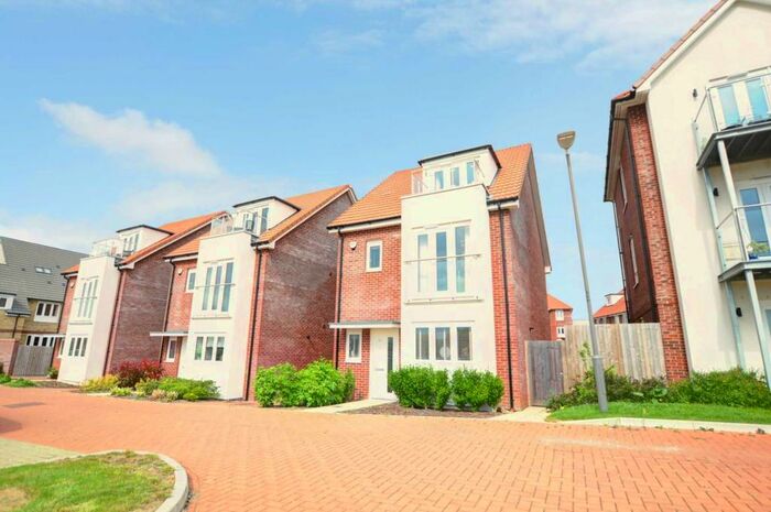 4 Bedroom Detached House To Rent In Princes Risborough, HP27