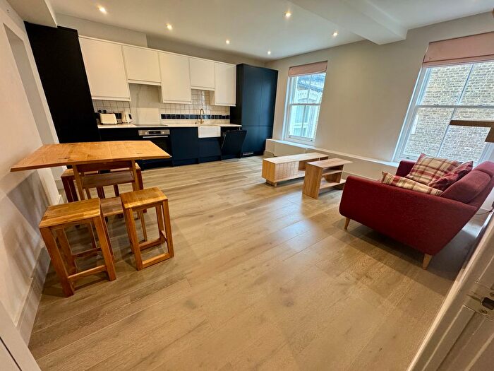 2 Bedroom Flat To Rent In Oaklands Grove, London, W12