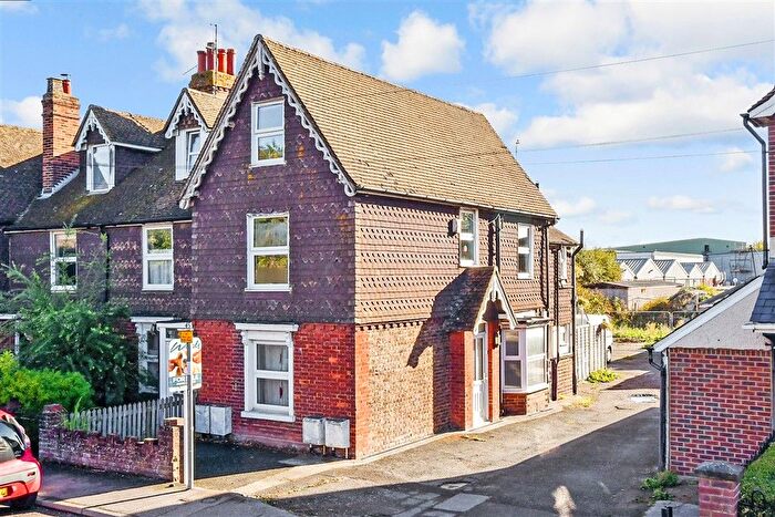 1 Bedroom Flat For Sale In Maidstone Road, Paddock Wood, Kent, TN12