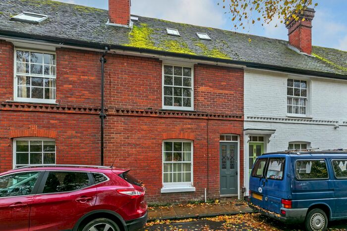 3 Bedroom Terraced House To Rent In Colebrook Street, Winchester, SO23