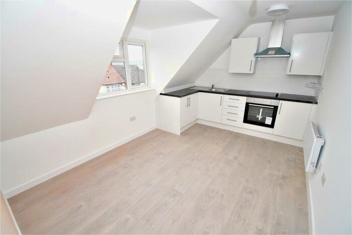 2 Bedroom Apartment To Rent In Thornhill Road, Luton, LU4
