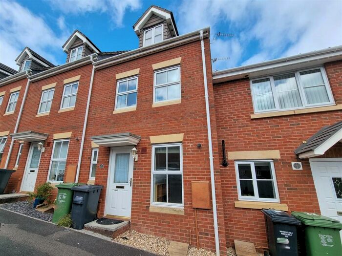 3 Bedroom Terraced House To Rent In Lavender Road, Exeter, EX4