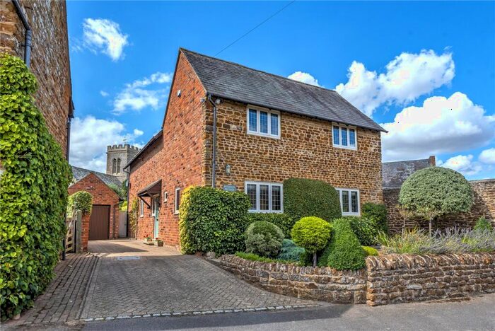 4 Bedroom Detached House For Sale In Walgrave Road, Old, Northamptonshire, NN6