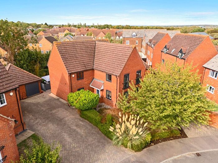 4 Bedroom Detached House For Sale In Ayrton Close, Grange Farm, Milton Keynes, MK8