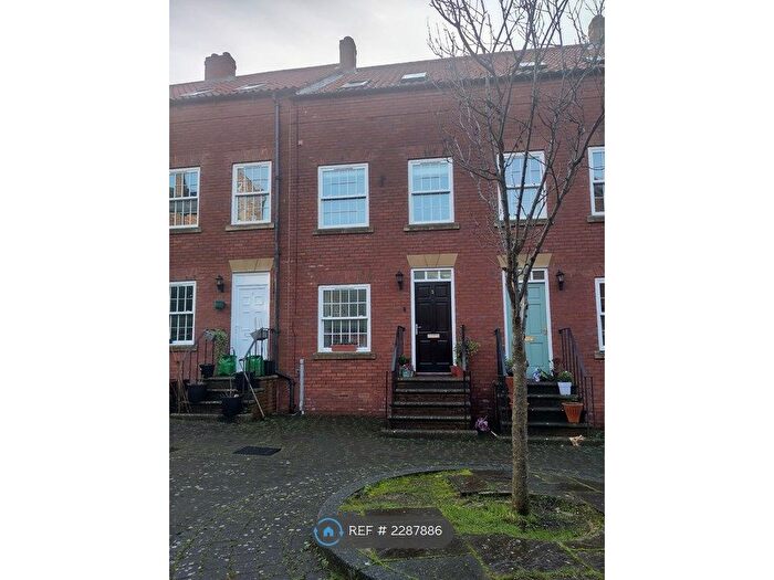 4 Bedroom Terraced House To Rent In The Courtyard, Scarborough, YO11
