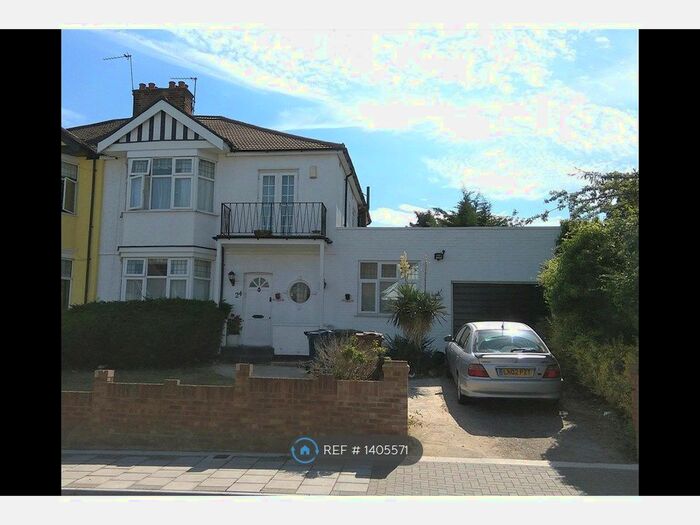 5 Bedroom Semi-Detached House To Rent In Elmwood Avenue, Harrow, HA3