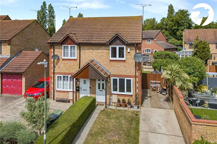 2 Bedroom Semi Detached House For Sale In Cowley Avenue, Greenhithe, Kent, DA9