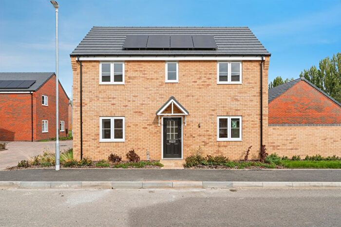 3 Bedroom Detached House For Sale In Salix Way, Somersham, Huntingdon, PE28