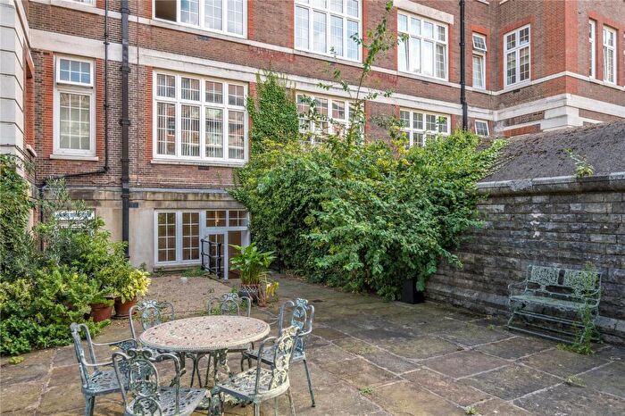 1 Bedroom Apartment To Rent In Rosebery Avenue, Islington, London, EC1R