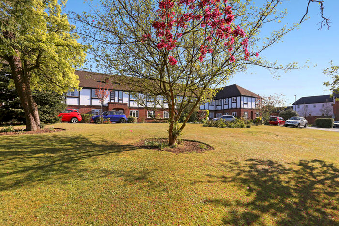 2 Bedroom Apartment To Rent In Monument Hill, Weybridge, KT13