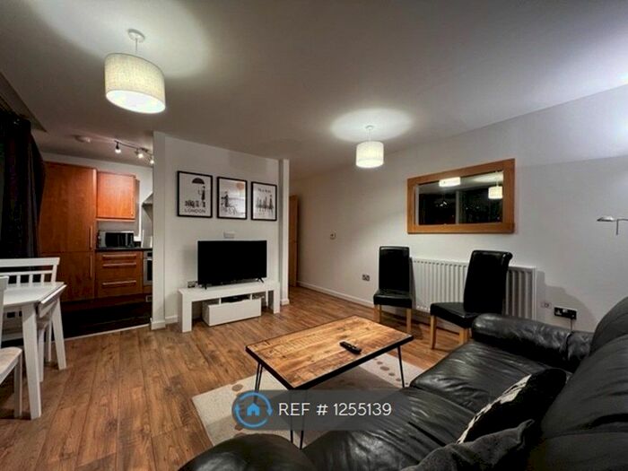 1 Bedroom Flat To Rent In Manhattan House, Milton Keynes MK9