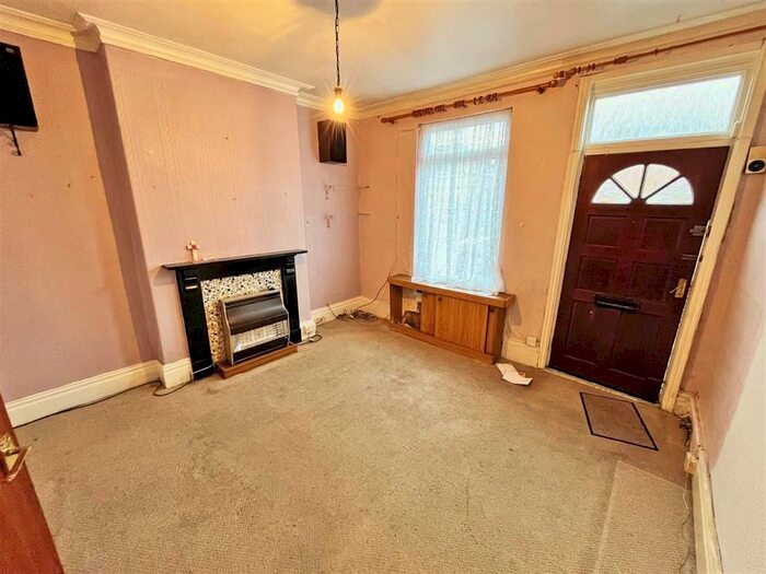 3 Bedroom End Of Terrace House For Sale In Ednaston Road, Dunkirk