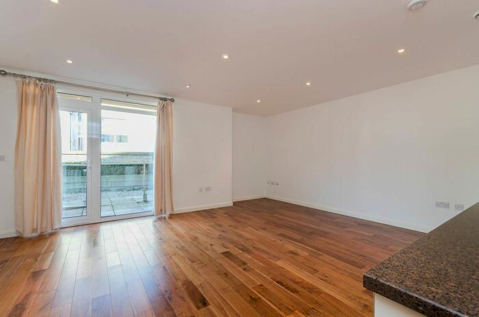 2 Bedroom Flat To Rent In Wyfold Road, Munster Village, London, SW6
