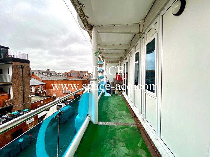 2 Bedroom Flat To Rent In Flat, Platinum House, Lyon Road, Harrow, HA1