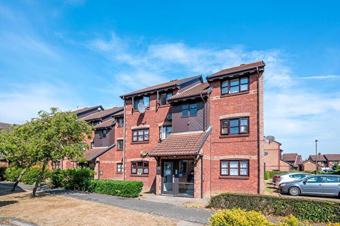 1 Bedroom Flat For Sale In Lowry Crescent, Mitcham, CR4