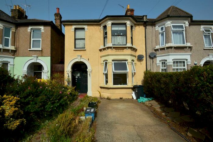 1 Bedroom Maisonette To Rent In Balfour Road, Ilford, IG1