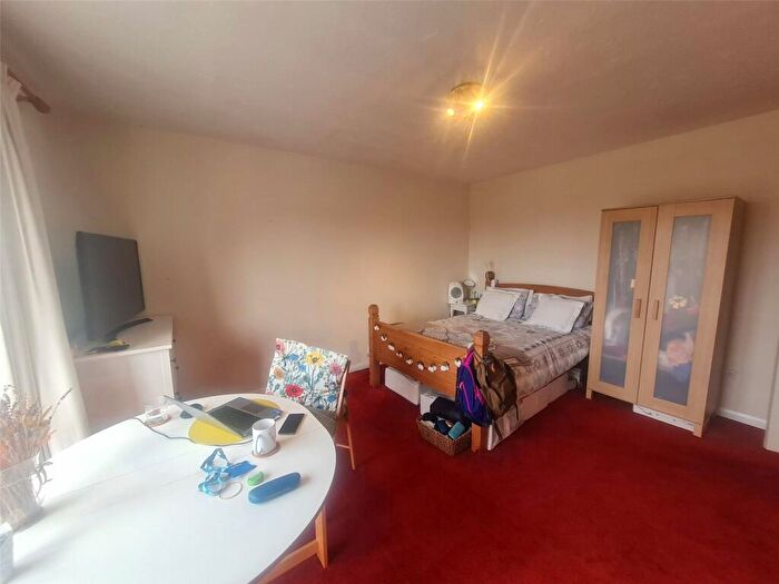 Apartment To Rent In Abbeyfields Close, Park Royal, London, NW10