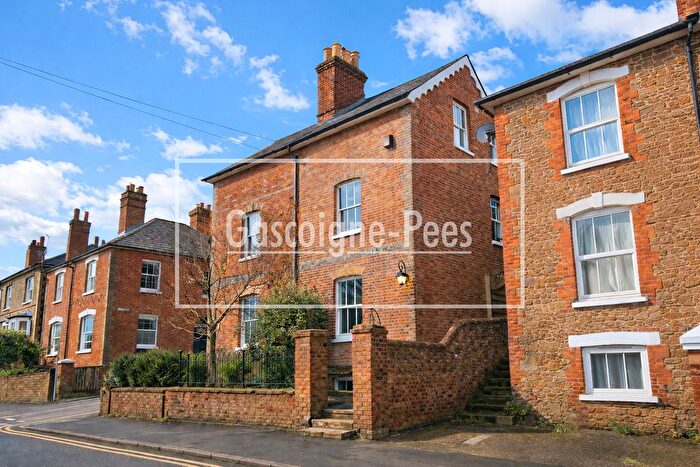 4 Bedroom Property To Rent In Sydenham Road, Guildford, GU1