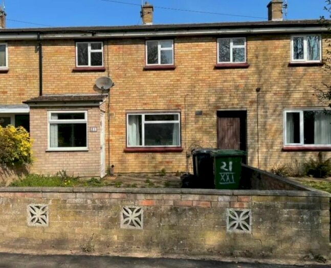 3 Bedroom Semi-Detached House To Rent In Lawrence Way, Cambridge, CB4