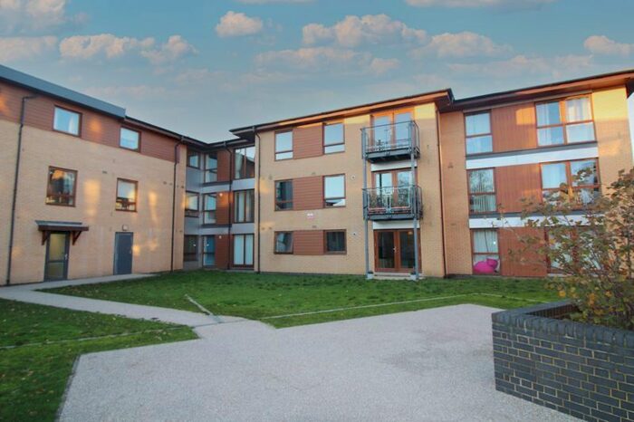 2 Bedroom Flat To Rent In Commonwealth Drive, Crawley, RH10