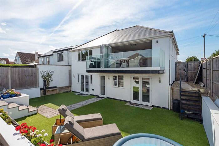 4 Bedroom Detached House For Sale In The Broadway, Herne Bay, CT6