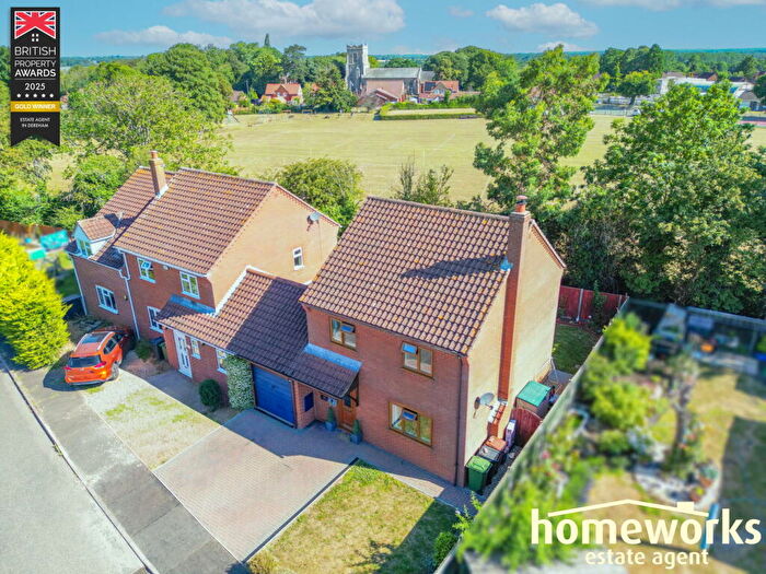 3 Bedroom Link Detached House For Sale In The Watlings, Scarning, Dereham, NR19