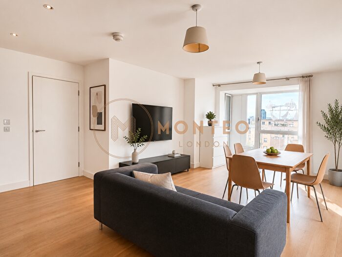 3 Bedroom Flat To Rent In Hannaford Walk, London, E3
