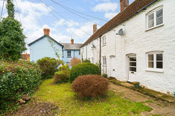 2 Bedroom Terraced House For Sale In High Street, Oxford, OX44