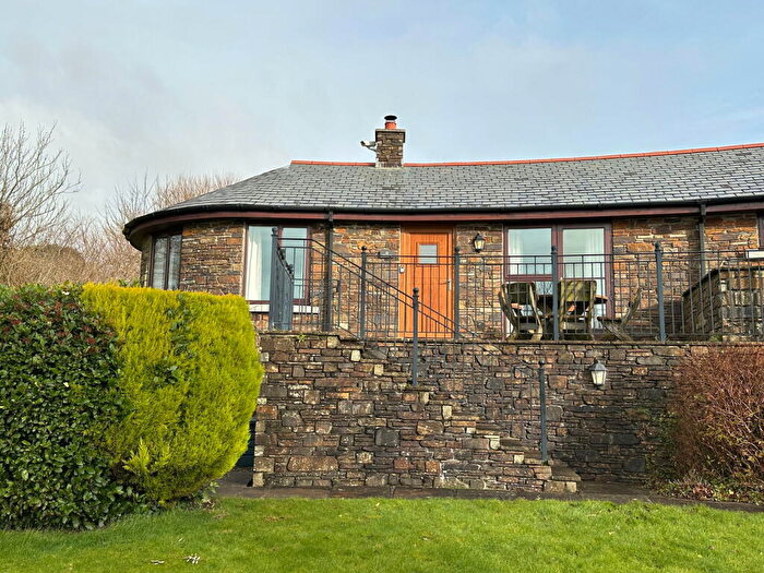 2 Bedroom House For Sale In Green Acres, Par, PL24