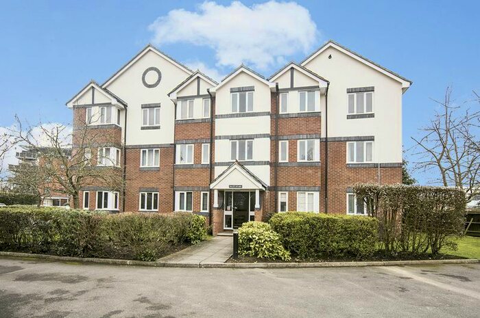 1 Bedroom Flat To Rent In Roydon Court, Mayfield Road, Hersham, Walton-On-Thames, KT12