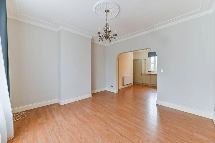 Studio For Sale In Montague Road, Croydon, CR0