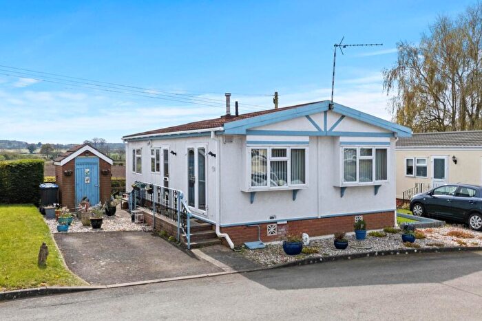 2 Bedroom Park Home For Sale In Oxford Road, Ryton - On - Dunsmore, CV8