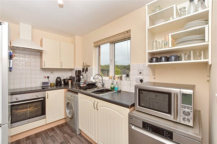 2 Bedroom Flat For Sale In Richmond Meech Drive, Kennington, Ashford, Kent, TN24