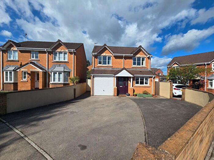 4 Bedroom Detached House For Sale In Ysbryd-Y-Coed, Pen-Y-Fai, CF31