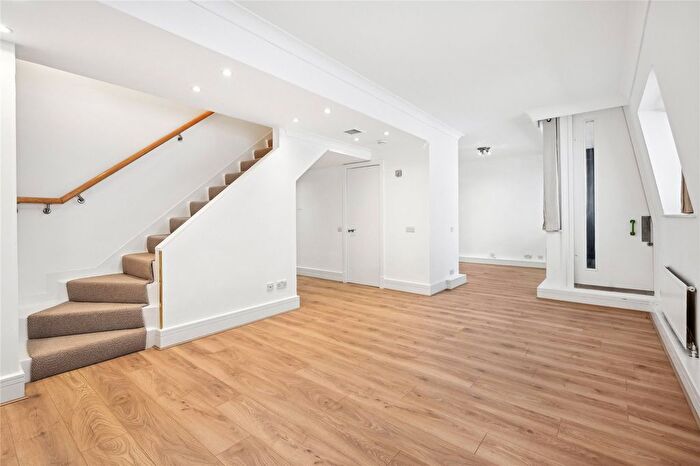 2 Bedroom Terraced House To Rent In St. James's Square, Pall Mall, SW1Y