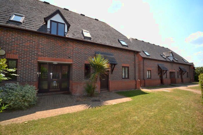 1 Bedroom Flat To Rent In Canvey Walk, Chelmsford, CM1