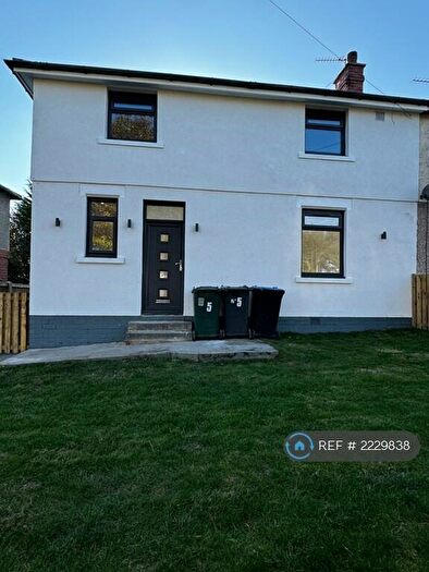 3 Bedroom Semi-Detached House To Rent In Smith Avenue, Bradford, BD6