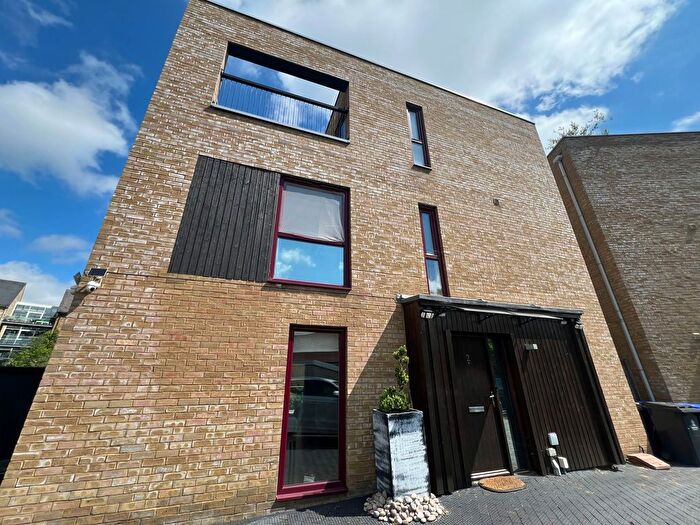 4 Bedroom Detached House For Sale In Kings Mill Way, Denham, UB9