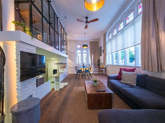 3 Bedroom Apartment For Sale In St. Frideswides Mission, Lodore Street, Poplar, London, E14