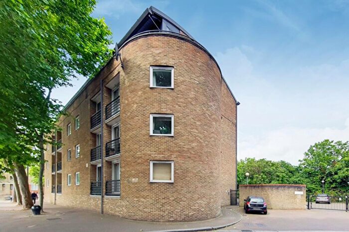 2 Bedroom Flat To Rent In Brunswick Quay, Canada Water, London, SE16