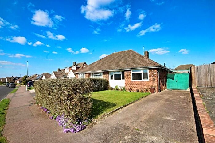 3 Bedroom Semi-Detached Bungalow For Sale In Howard Drive, Allington, Maidstone, ME16