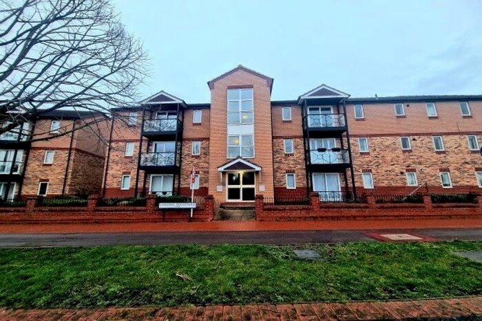 2 Bedroom Flat To Rent In Lakeside Boulevard, Doncaster, DN4