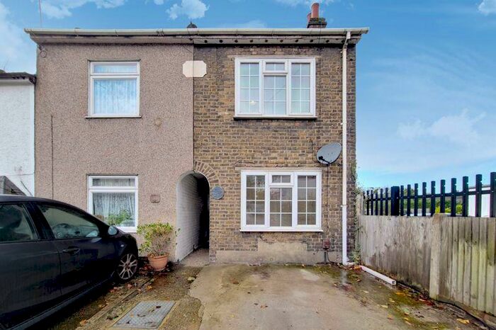 2 Bedroom End Of Terrace House To Rent In Selsdon Road, South Croydon, CR2