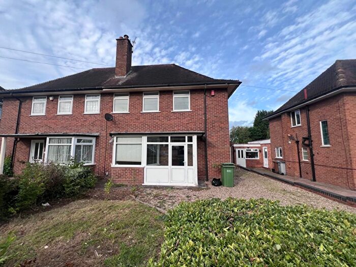 3 Bedroom Property To Rent In Tanhouse Farm Road, Solihull, B92